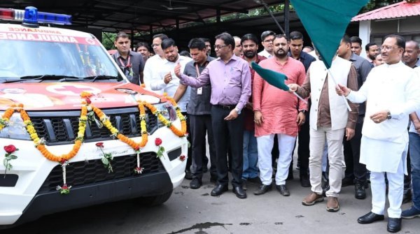 धरसींवा को मिली स्वास्थ्य सेवा की नई सौगात, शुरू हुई निःशुल्क एम्बुलेंस