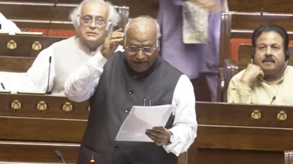 राज्यसभा में तीखी बहस : खरगे का रिजिजू पर पलटवार, बोले-मुझे संसदीय नियम न सिखाएं