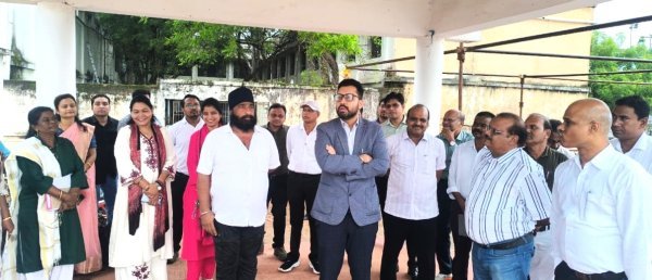 महासमुंद में 80वें स्वतंत्रता दिवस समारोह की तैयारी तेज, कलेक्टर ने मिनी स्टेडियम का किया निरीक्षण