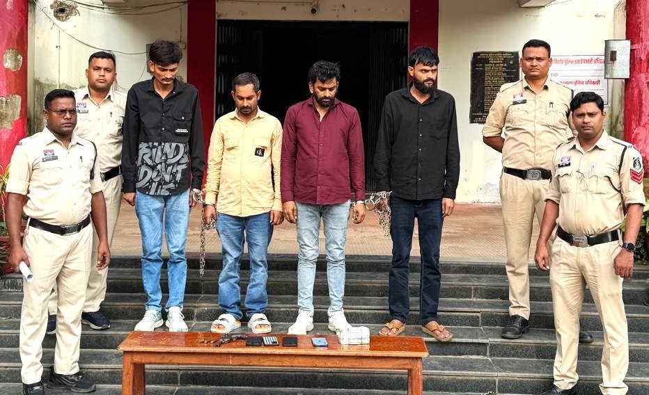 बसना पुलिस ने हथियारबंद गिरोह पकड़ा