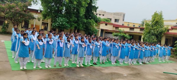आरंग के स्कूलों में नशामुक्ति की मुहिम, विद्यार्थियों और शिक्षकों ने ली नशे से दूर रहने की प्रतिज्ञा