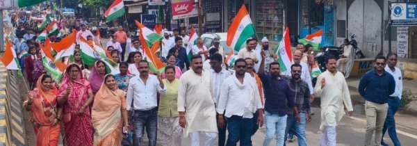 विशाल तिरंगे के साथ निकली भव्य यात्रा, देशभक्ति के रंग में रंगा बागबाहरा