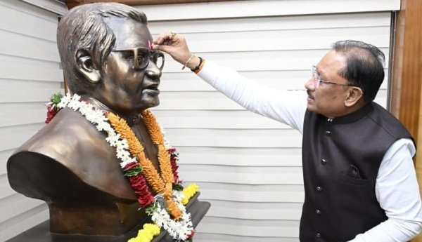 अटल जी की पुण्यतिथि पर CM साय ने दी श्रद्धांजलि, छत्तीसगढ़ निर्माण में योगदान को किया याद