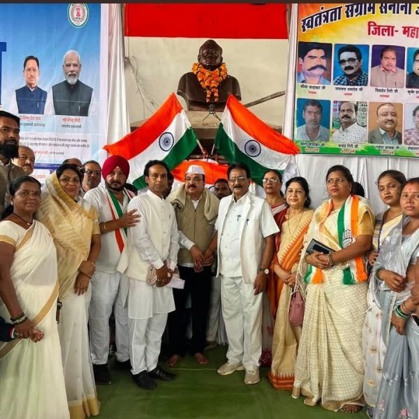 लोहिया चौक पर दिखी आजादी के नायकों की गाथा, 55 स्वतंत्रता सेनानियों के चित्रों ने जगाया गौरव