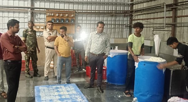 खाद्य विभाग की बड़ी कार्रवाई, वैद्य फूड प्रोडक्ट कि फैक्ट्री से 200 किलो एनालॉग पनीर जब्त
