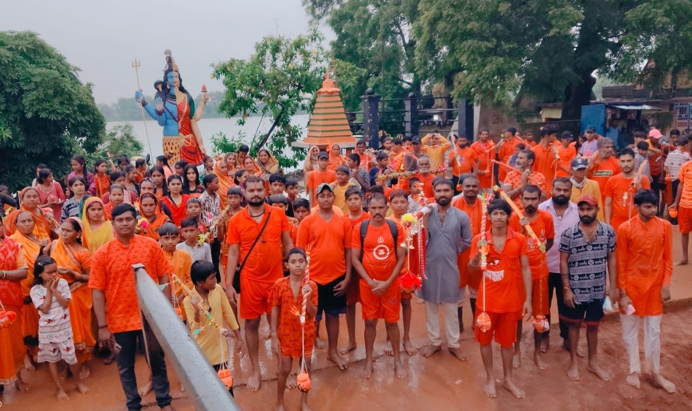 भानसोज से अर्द्धनारीश्वर महादेव मंदिर तक कांवर यात्रा