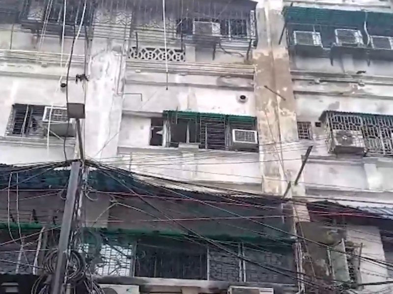 होटल में देर रात लगी भीषण आग