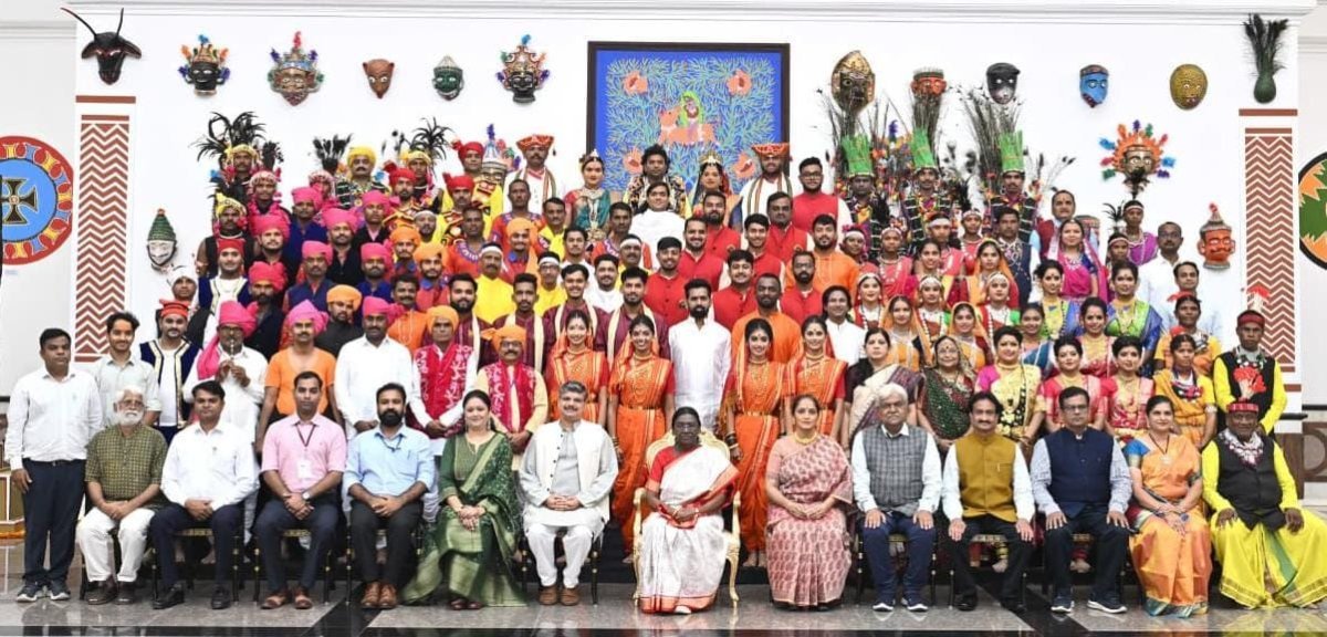 राष्ट्रपति भवन में गूंजी आदिवासी संस्कृति