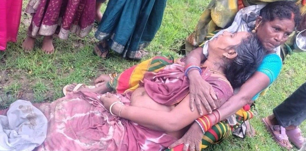 कार की टक्कर से बेटी की मौत