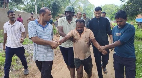 गांव में कुल्हाड़ी लेकर सड़कों पर दौड़ा युवक, एक की हत्या, 7 घंटे के कड़े ड्रामे के बाद आरोपी गिरफ्तार