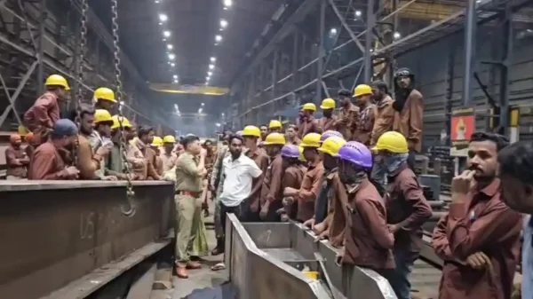 भिलाई की सिस्कोल फैक्ट्री में बड़ा हादसा, भारी वस्तु गिरने से मजदूर की मौत