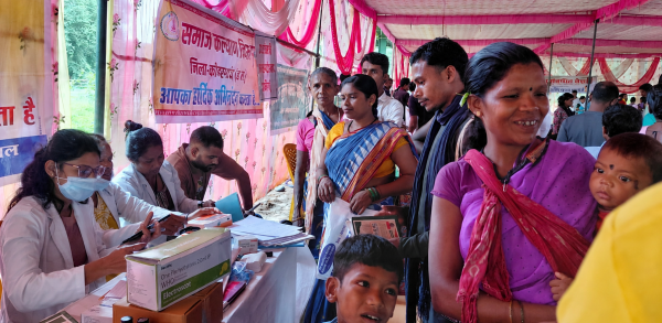 कोंडागांव के कड़ेनार में पहुंची विकास की रोशनी, शिविर में ग्रामीणों को मिली कई सरकारी सेवाएं