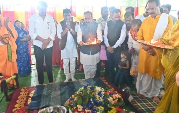 महासमुंद में उप मुख्यमंत्री अरुण साव ने किया महारुद्राभिषेक, प्रदेश की सुख-समृद्धि की कामना