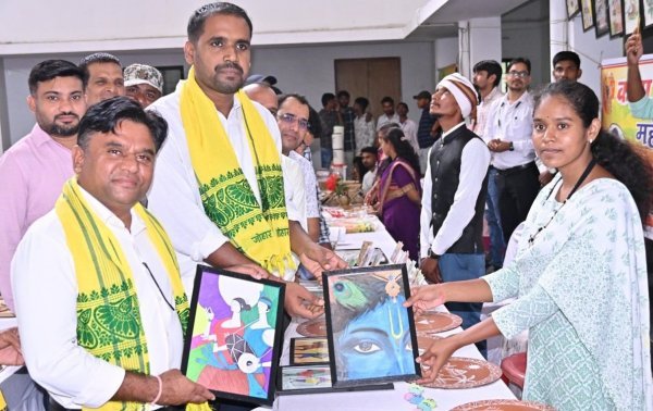 धमतरी में जनजातीय कारीगर मेले का आयोजन, 20 कलाकारों ने लगाए उत्पादों के स्टॉल