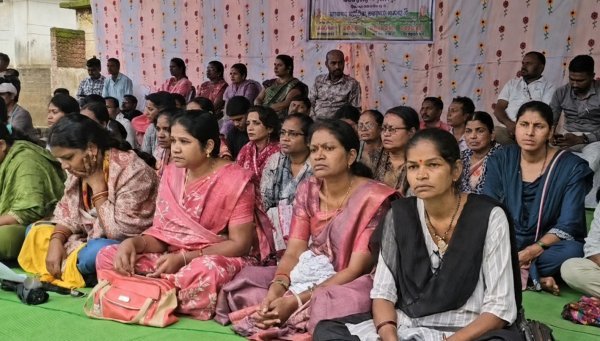 कांकेर में दो सूत्रीय मांगों को लेकर शिक्षकों की हड़ताल, स्कूलों में पढ़ाई हुई प्रभावित