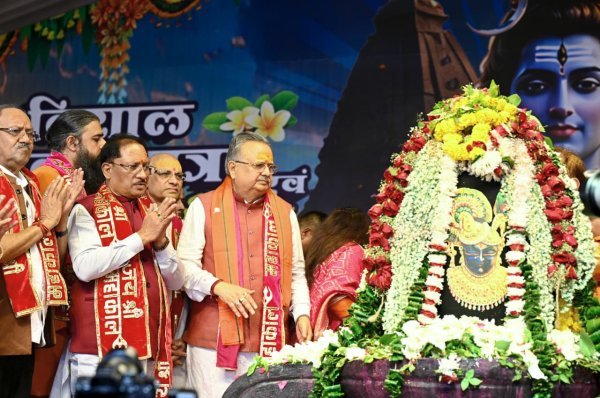 गुढ़ियारी से महादेव घाट तक गूंजा हर-हर महादेव, कांवड़ यात्रा में शामिल हुए सीएम साय