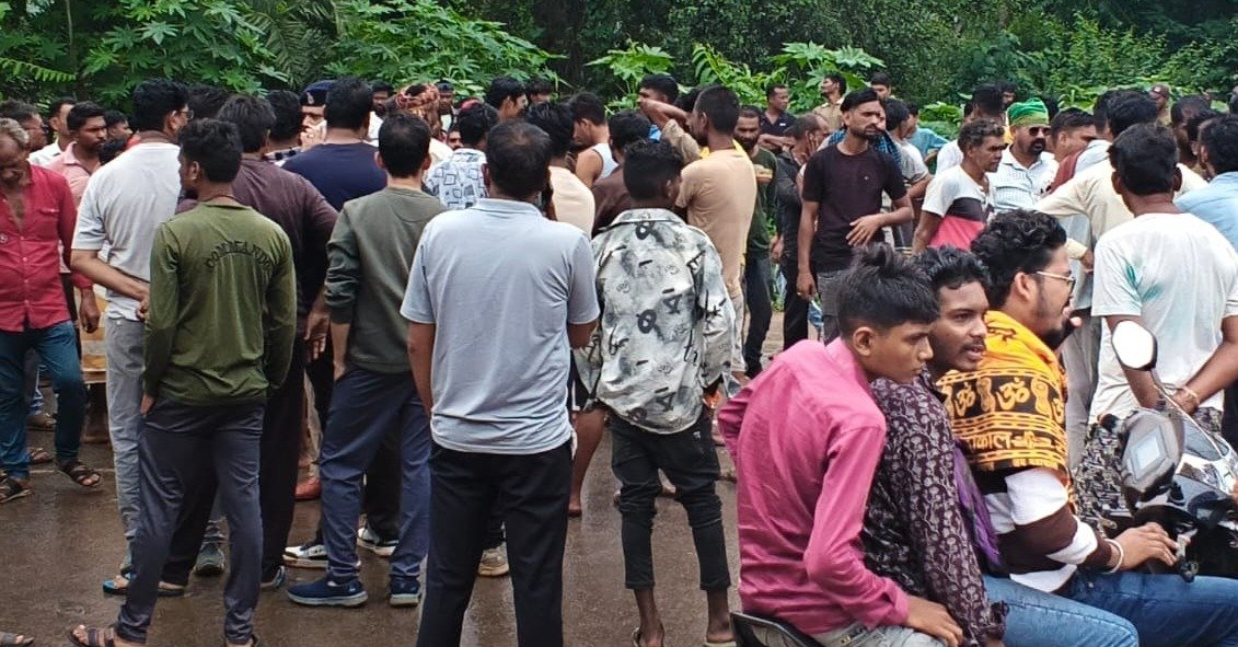 NH-30 Road Blockade