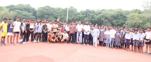 School Sports: ब्लॉक स्तरीय एथलेटिक्स प्रतियोगिता का आगाज, 300 से ज्यादा खिलाड़ियों ने दिखाया अपना दमखम
