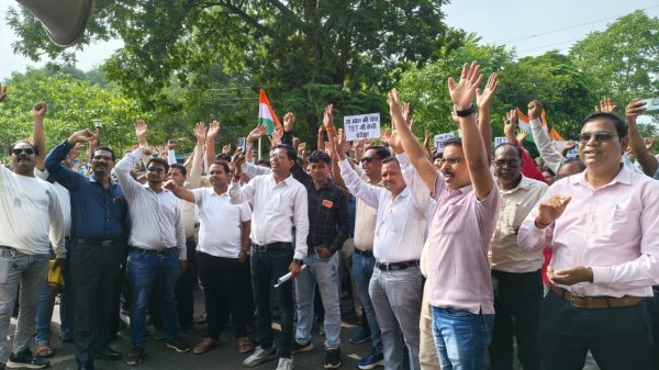 Chhattisgarh Teacher Protest: शिक्षक संघर्ष मोर्चा ने उठाईं पांच प्रमुख मांगें, टीईटी की अनिवार्यता समाप्त करने की मांग