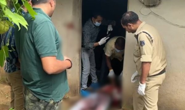 Ambikapur Crime News: खून से लथपथ मिली युवक की लाश, प्रेमिका ने भी काटा गला, जांच में जुटी पुलिस
