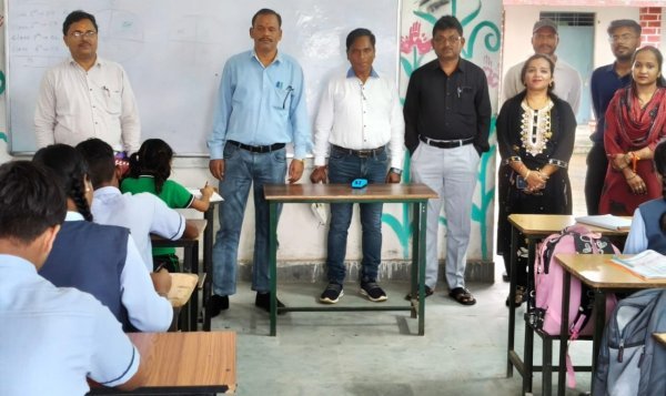 Bagless Day: बैगलेस डे पर स्कूलों में दिखा उत्साह, खेल और रचनात्मक गतिविधियों में जुटे बच्चे
