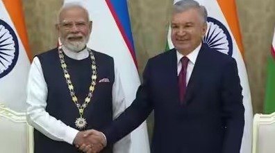 PM Modi News: पीएम मोदी को उज्बेकिस्तान का सर्वोच्च राजकीय सम्मान, राष्ट्रपति मिर्जियोयेव ने किया सम्मानित