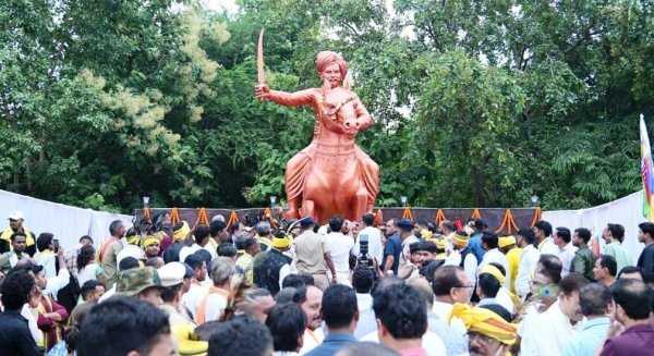 Veer Narayan Singh Statue: आदिवासी महासम्मेलन में अरुण साव का बड़ा ऐलान, बेमेतरा को 6 करोड़ की सौगात