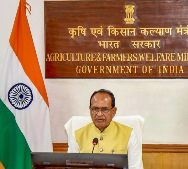 PM Dhan Dhanya Krishi Yojana: 100 जिलों में योजना की प्रगति तेज करने पर जोर, शिवराज चौहान ने दिए निर्देश