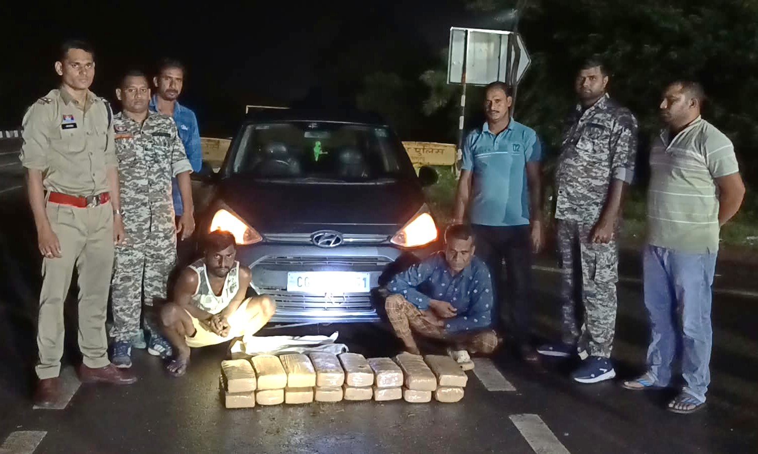 Smuggler arrested with cannabis (Image Source: Keertiman Media)