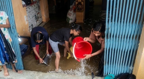 Chhattisgarh Weather: पानी में डूबीं सड़कें और कॉलोनियां, घुनघुट्टा डैम के सभी 8 गेट खोले गए, सूरजपुर में अलर्ट