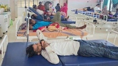 Baloda Bazar Road Accident: श्रद्धालुओं से भरी माजदा पलटी, महिला-बच्चों समेत 27 घायल