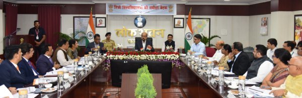 Governor Ramen Deka: निजी विश्वविद्यालयों की शिक्षा व्यवस्था पर राज्यपाल की सख्ती, गुणवत्ता सुधारने के निर्देश
