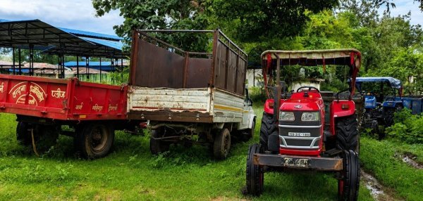 GPM Illegal Mining: खनिज विभाग का एक्शन, रेत और मिट्टी परिवहन करते 4 ट्रैक्टर जब्त