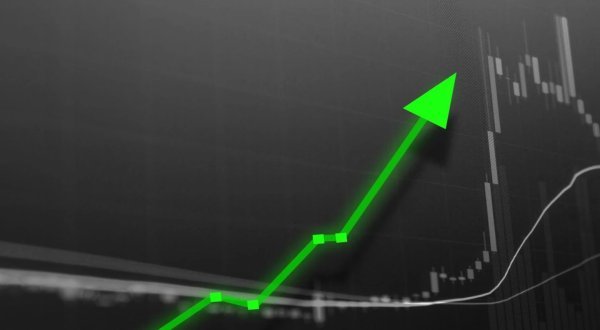 Share Market Today: 4 दिन की गिरावट के बाद बाजार में लौटी रौनक, Sensex 700 अंक चढ़ा, Nifty 24,000 के करीब