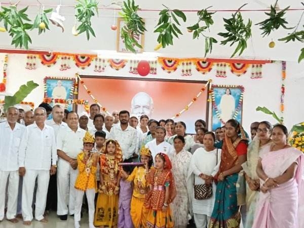Krishna Janmashtami Celebration: आरंग में धूमधाम से मनाई गई जन्माष्टमी अमर ज्योति भवन में गूंजा आध्यात्मिक संदेश
