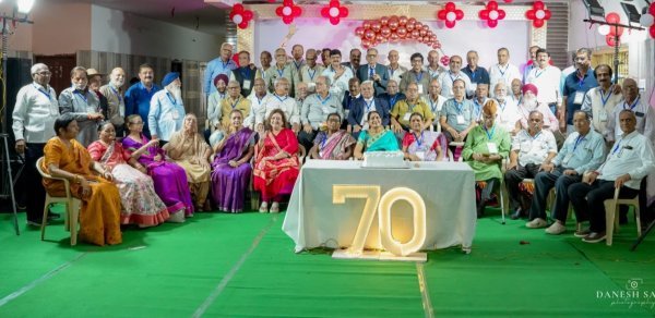 Bagbahara Alumni Meet: प्लेटिनम, हीरक और स्वर्ण जयंती के त्रिवेणी संगम में भावुक हुए पूर्व छात्र