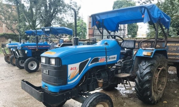 Chhattisgarh News: सीएम हेल्पलाइन की शिकायत पर कार्रवाई, अवैध रेत-गिट्टी परिवहन में 8 ट्रैक्टर जब्त
