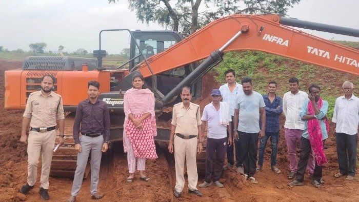 Action taken against illegal murrum mining in Bijabhantha(Image Source: Keertiman Media)
