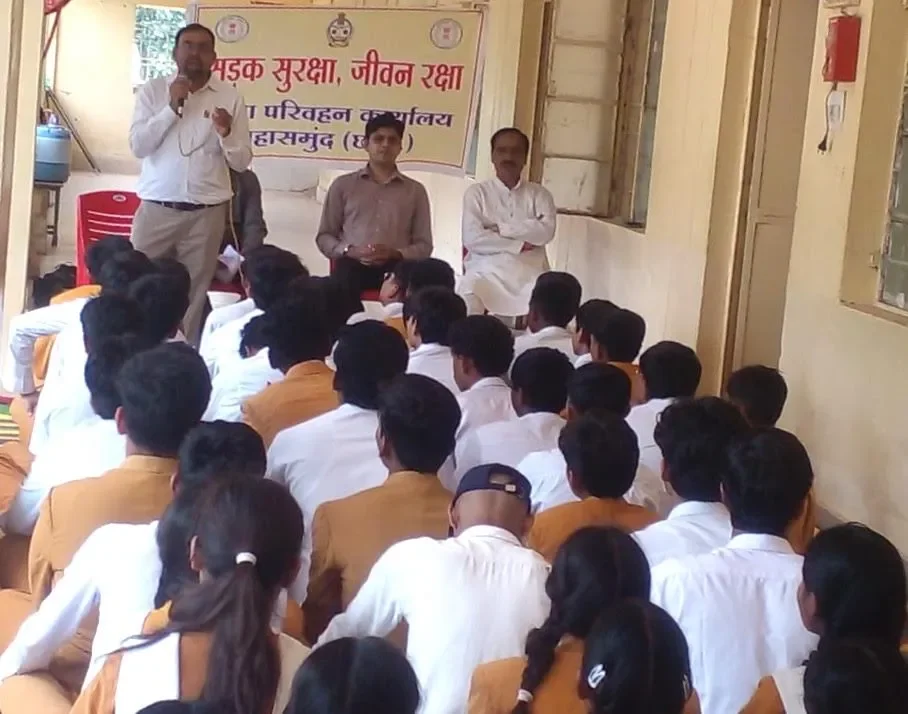 Road Safety Awareness Campaign in MVM School (Image Source - PRO)