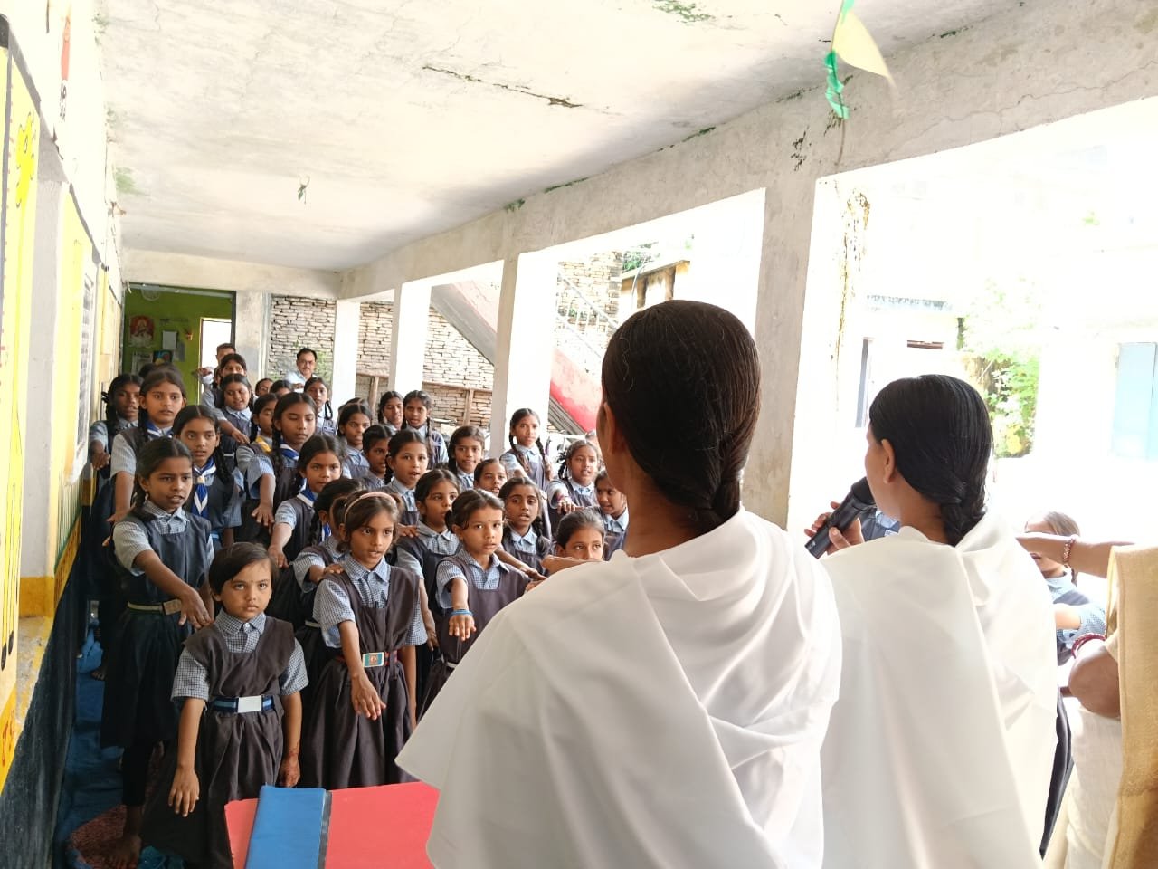 Students taking drug-free pledge in Arang school