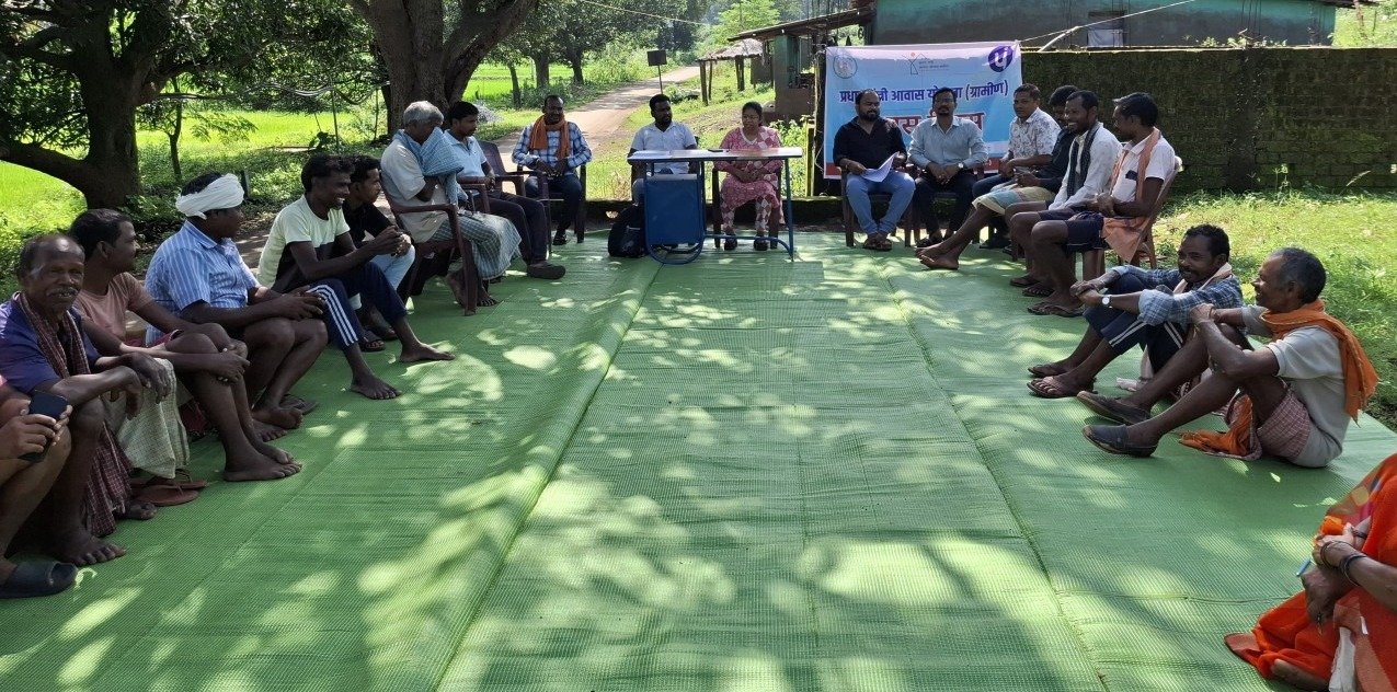Awas Diwas organized in the panchayats of Sarguja. (Image Source: CGDPR)