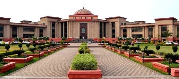 Chhattisgarh Panchayat Election: उम्र साबित करने के लिए आधार और वोटर ID मान्य नहीं, 10वीं की मार्कशीट ही अंतिम प्रमाण