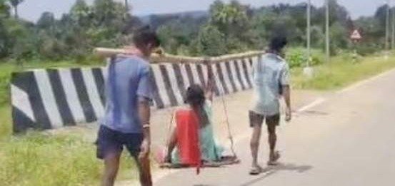 Sukma News : स्वास्थ्य व्यवस्था पर सवाल, बीमार महिला को खाट पर ले जाने का वीडियो वायरल