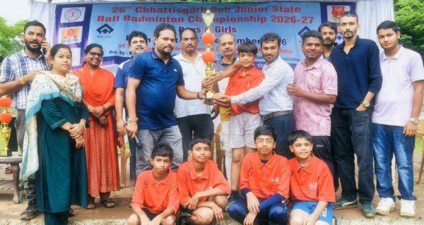 Mahasamund Ball Badminton Team: बालक-बालिका टीम ने राज्य प्रतियोगिता में जीता तीसरा स्थान