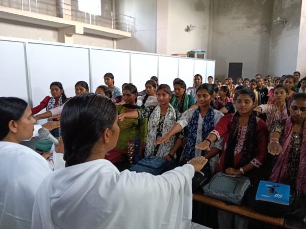 Addiction Campaign: भक्त माता कर्मा महाविद्यालय व गणेश राम उच्चतर माध्यमिक विद्यालय में नशा मुक्ति अभियान का गूंजा संदेश