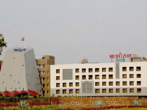 CG School Education: बड़ा प्रशासनिक फेरबदल, 13 प्राचार्यों और अधिकारियों के तबादले, देखें पूरी सूची