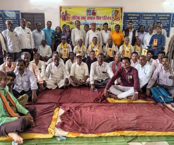 Retired Teachers Felicitation: सेवानिवृत्त शिक्षकों का सम्मान, प्रतिभावान छात्रा भी हुई सम्मानित