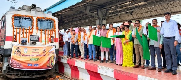 Shri Ramlala Darshan Yojana: बिलासपुर से 850 श्रद्धालु अयोध्या धाम के लिए रवाना