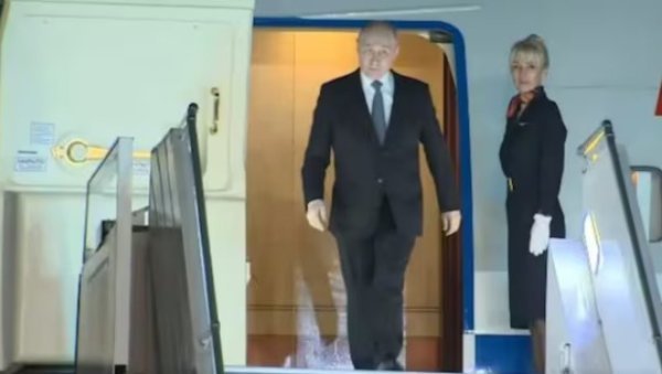 BRICS Summit 2026: व्लादिमीर पुतिन पहुंचे दिल्ली, मोदी के साथ द्विपक्षीय वार्ता और सुरक्षा समझौतों पर टिकीं दुनिया की नजरें