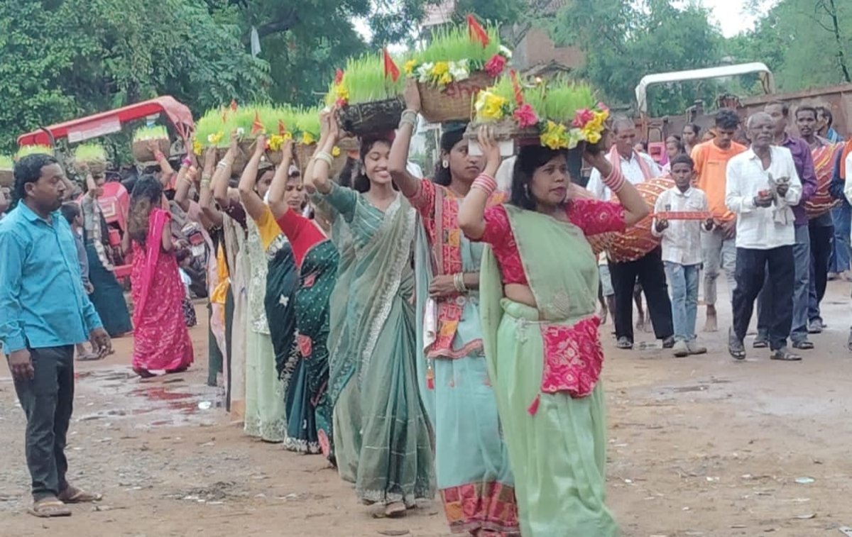 Rural women and girls participating in the procession (Image Source: Keertiman Media)